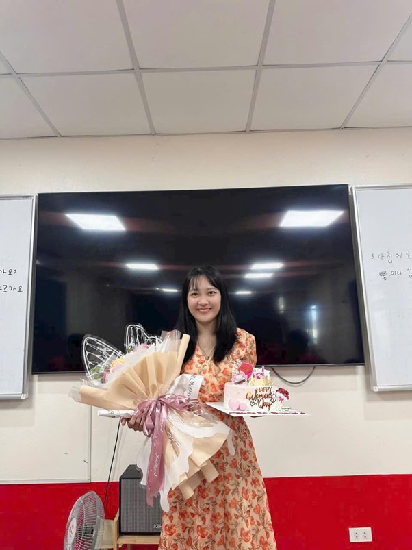 Cô Hoàng Mai Phương